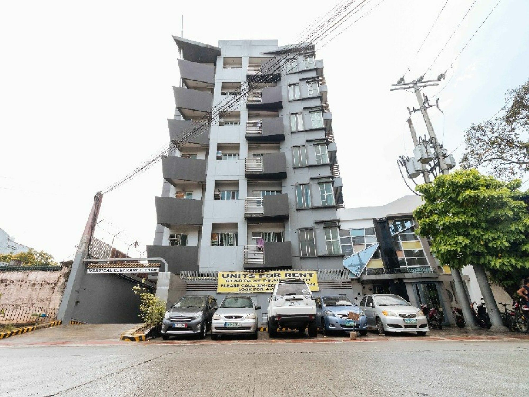 红多兹Plus酒店@奎松市巴拿威 外观 照片
